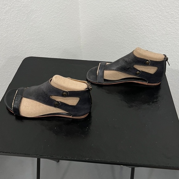 Suto genuine leather sandal size 8 black - Picture 2 of 6